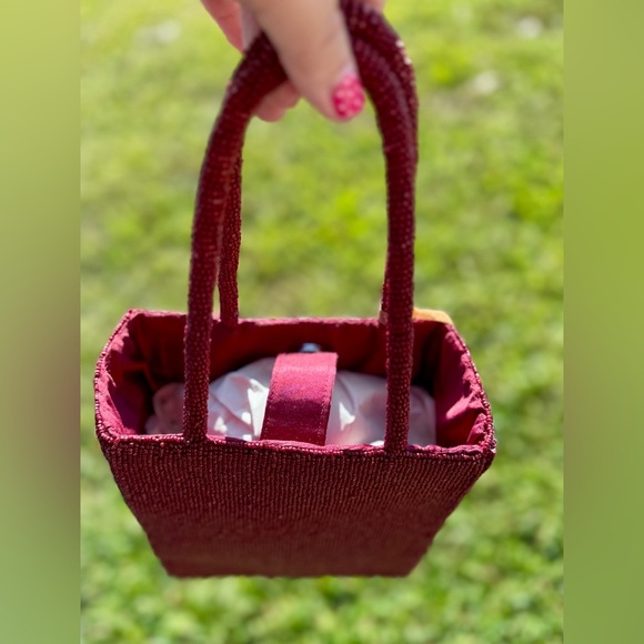 ✨ Viral TJMaxx/Marshalls Burgandy Beaded Bow Handbag ✨ - Picture 4 of 7